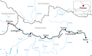Map showing cycling route along Danube River from Passau through Schlögen, Linz, Grein, Krems, Traismauer to Vienna in Austria.