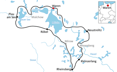 Karte mit Radweg von Waren über Röbel, Neustrelitz und Rheinsberg nach Plau am See durch die Mecklenburgische Seenplatte.