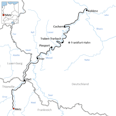 Karte mit Radweg entlang der Mosel von Metz bis Koblenz, durch Perl, Trier, Traben-Trarbach und Cochem in Deutschland und Frankreich.